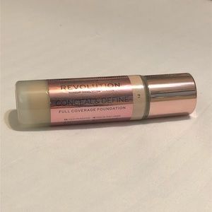 NEW Revolution Conceal and Define foundation